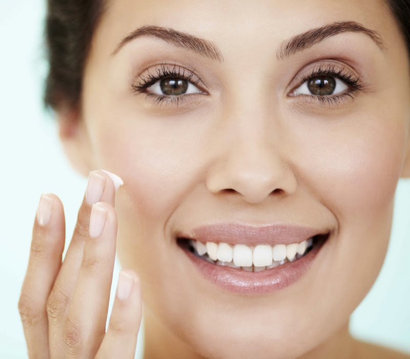 Per combattere secchezza e disidratazione è importante applicare correttamente la crema viso idratante